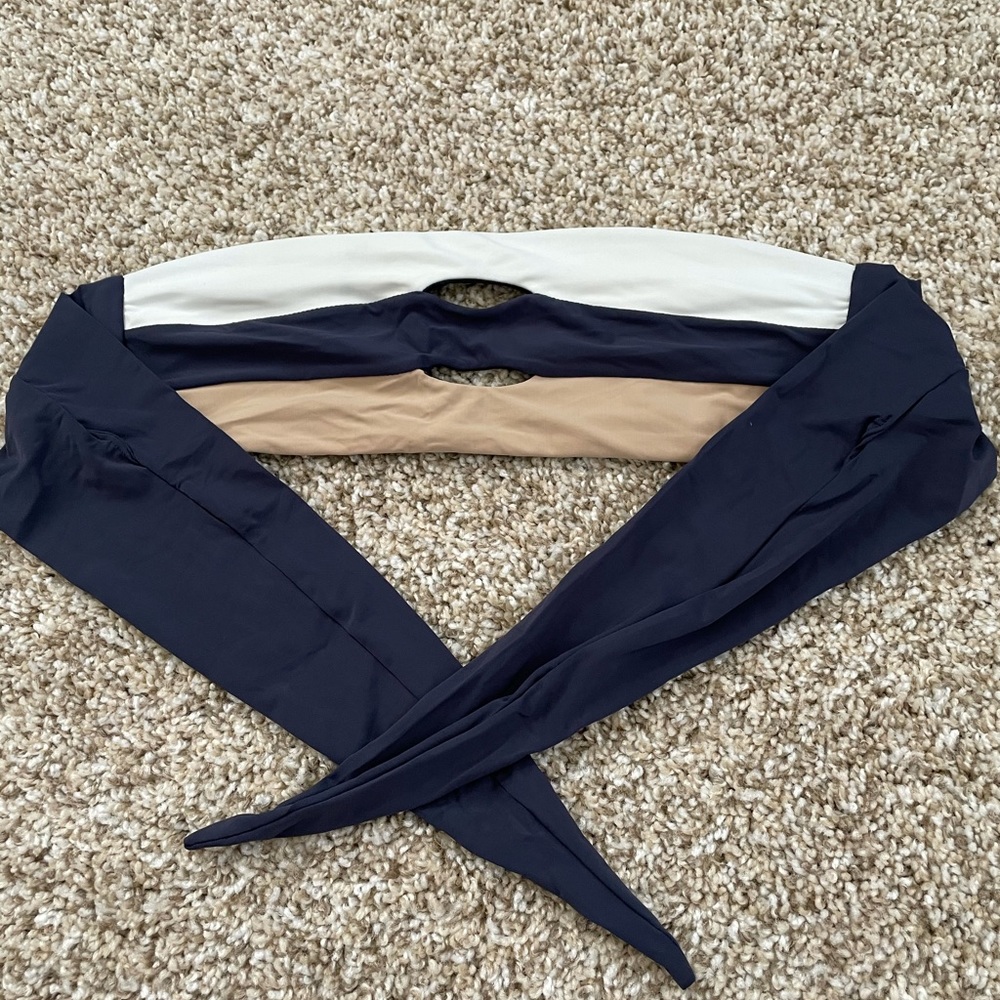 Bandeau slit bikini top by Pilyq